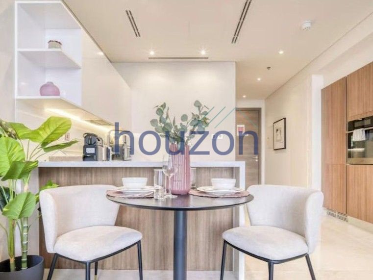 Bright | Fully Furnished | Pool view | Vacant