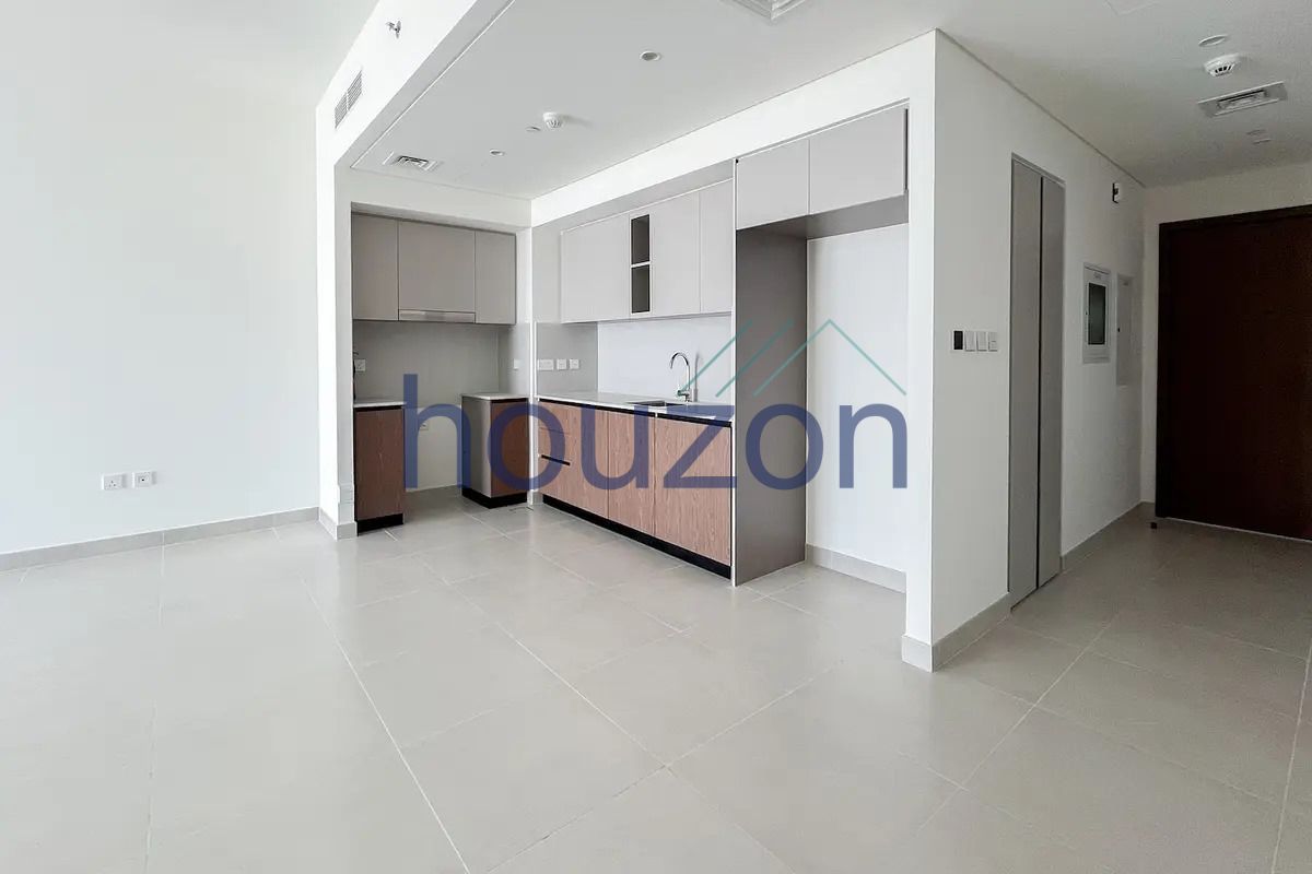 Modern 1BR | Chiller free | Balcony