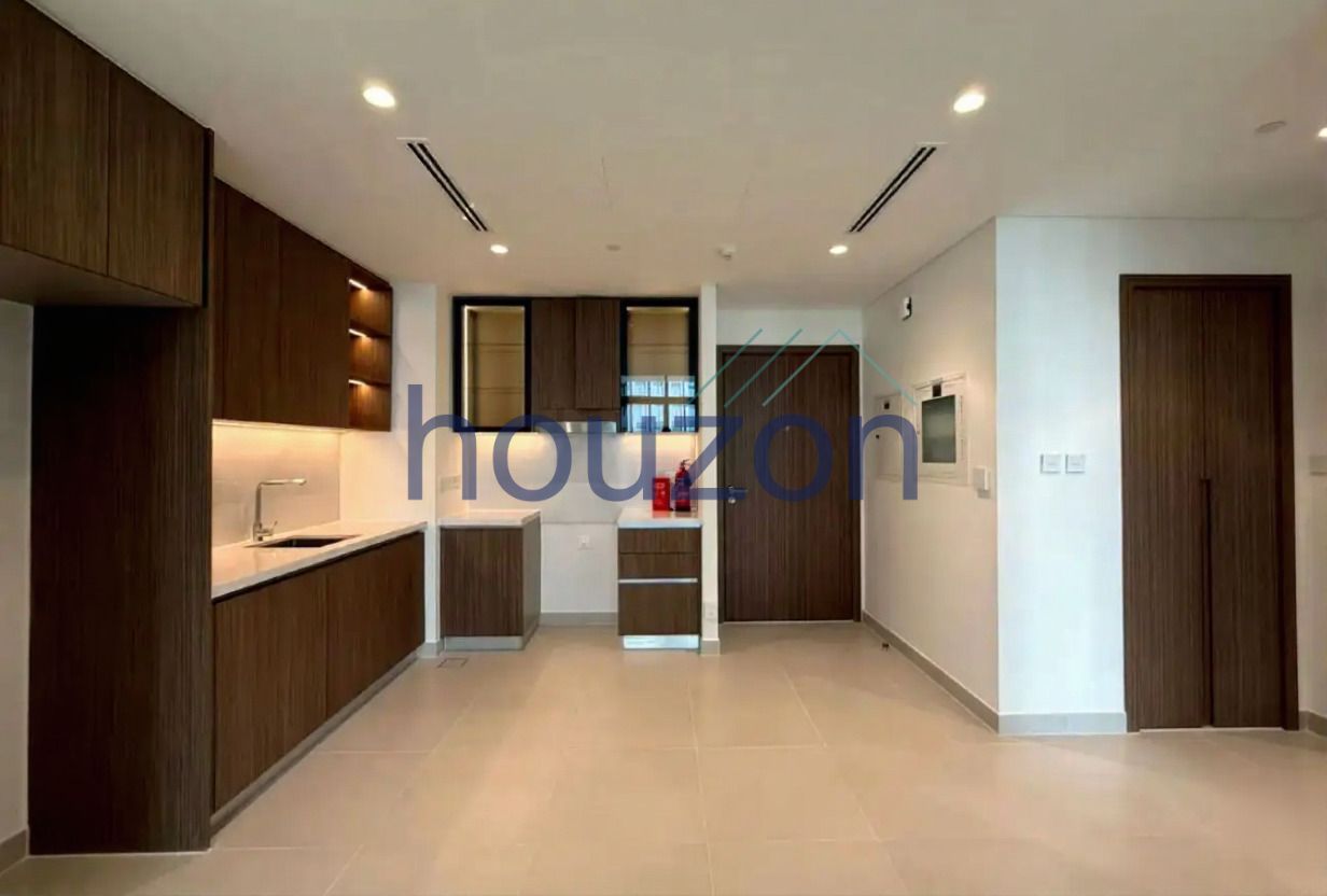 Brand New 1BR | Branded Residence | Vacant