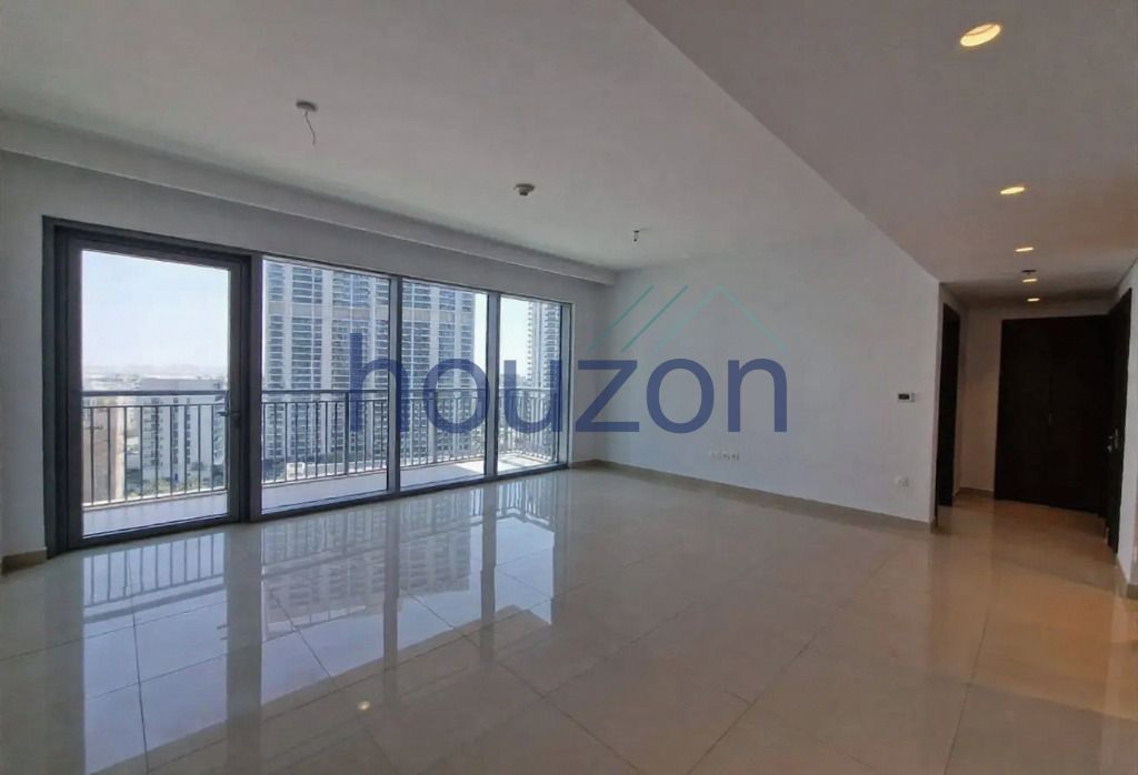 Spacious 1BR | High Floor | Semi Closed Kitchen