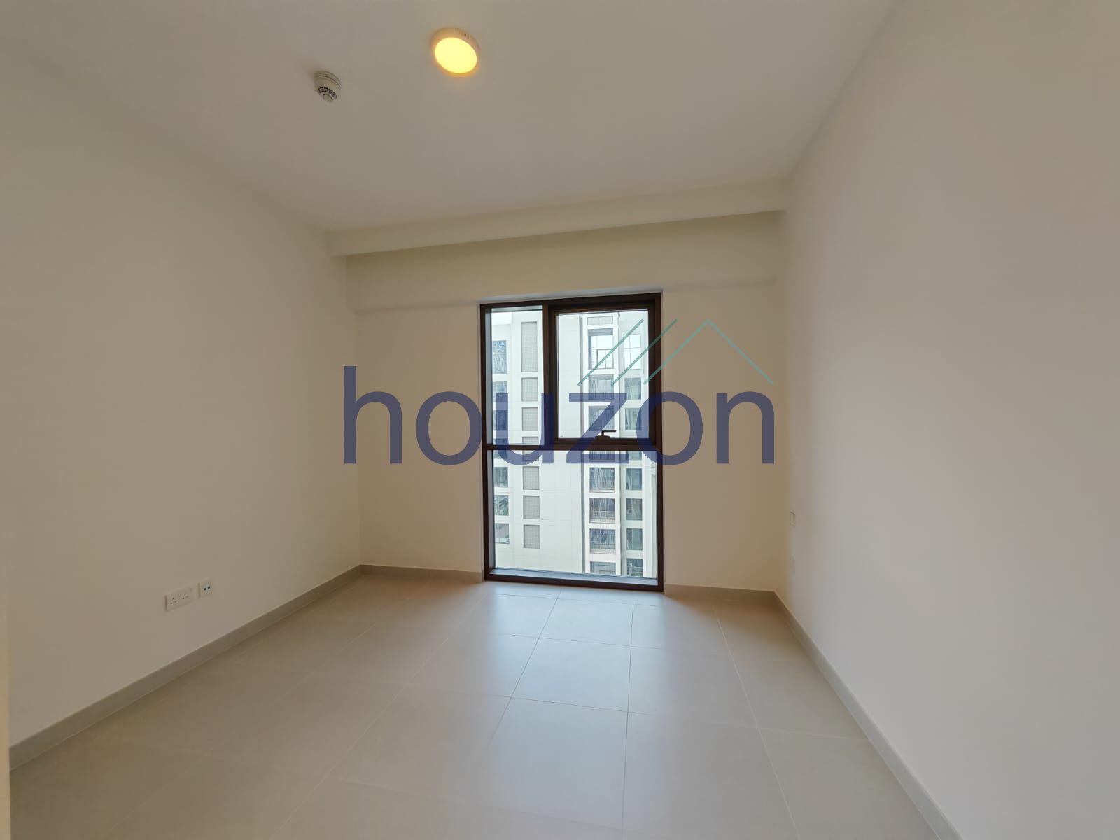 Modern 1BR | Pool View | High Floor