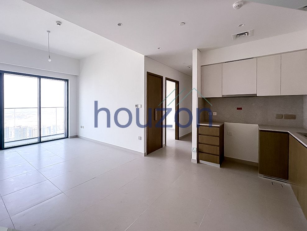 Bright 2BR | High Floor | Chiller Free| Canal View