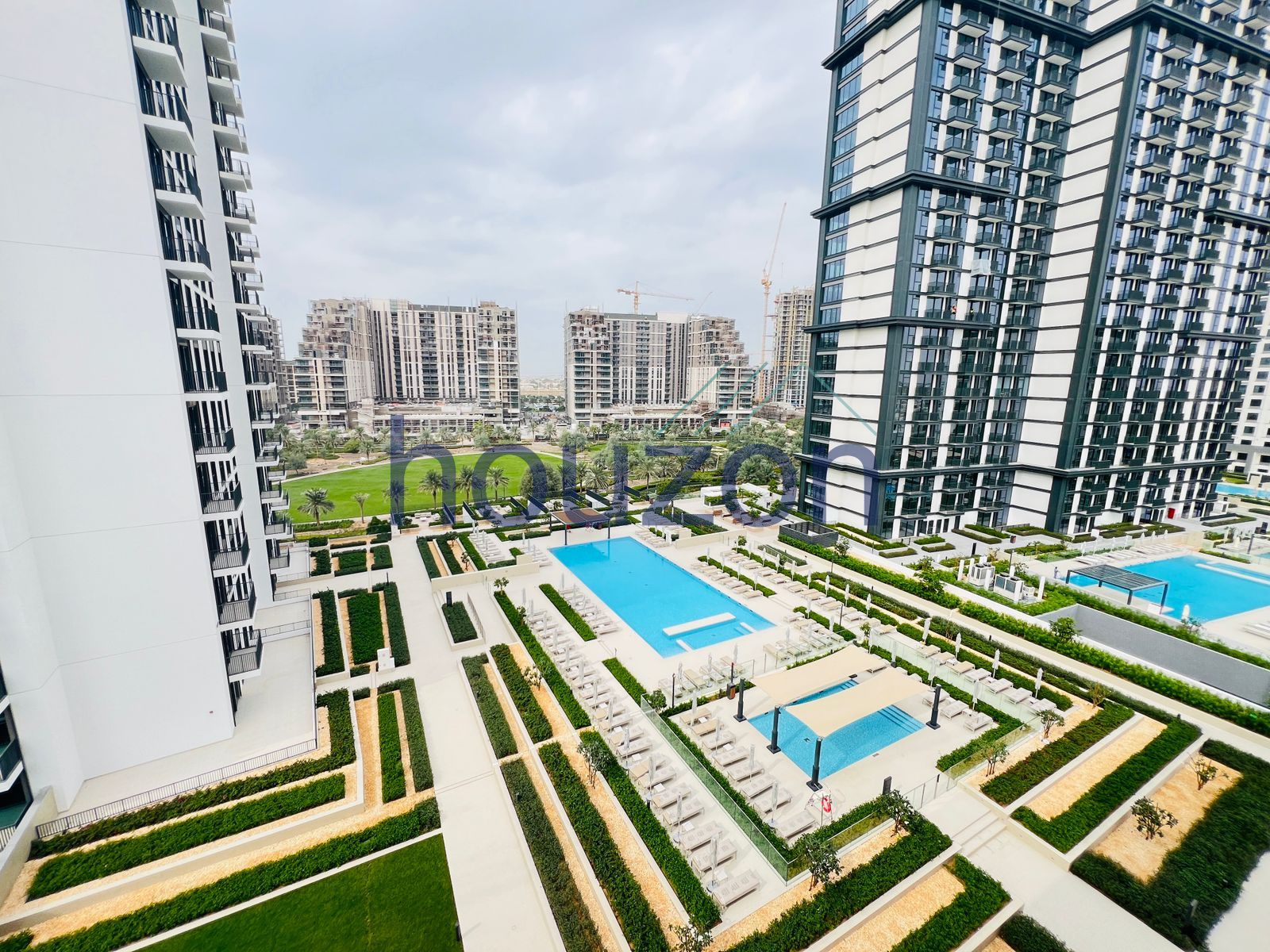 Chiller Free 2BR|  Park Access  |Close to the Mall