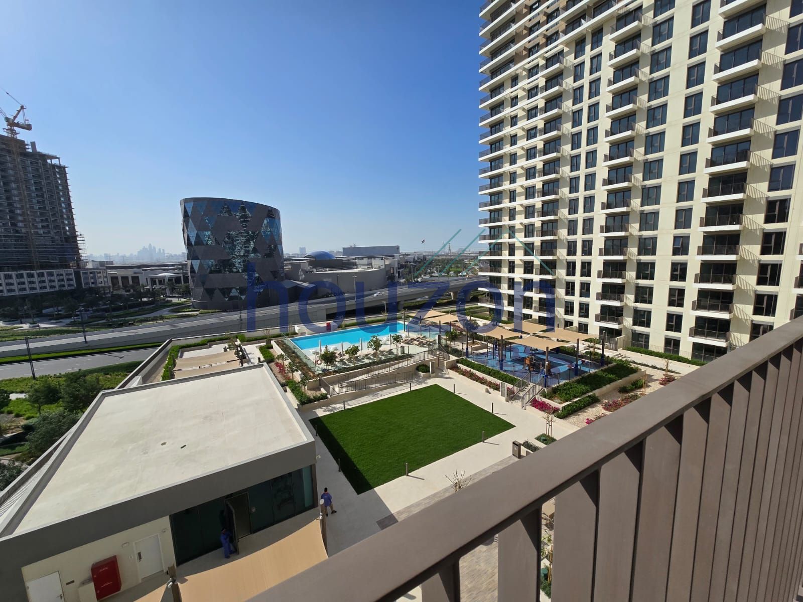 Spacious Layout 2BR | Pool View | Close to Mall