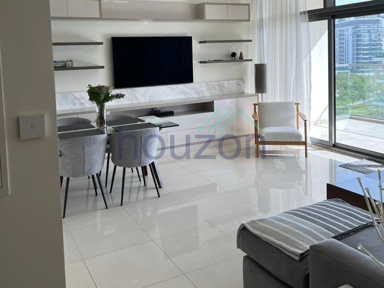 Fully Furnished 2BR | Pool View | Park Access