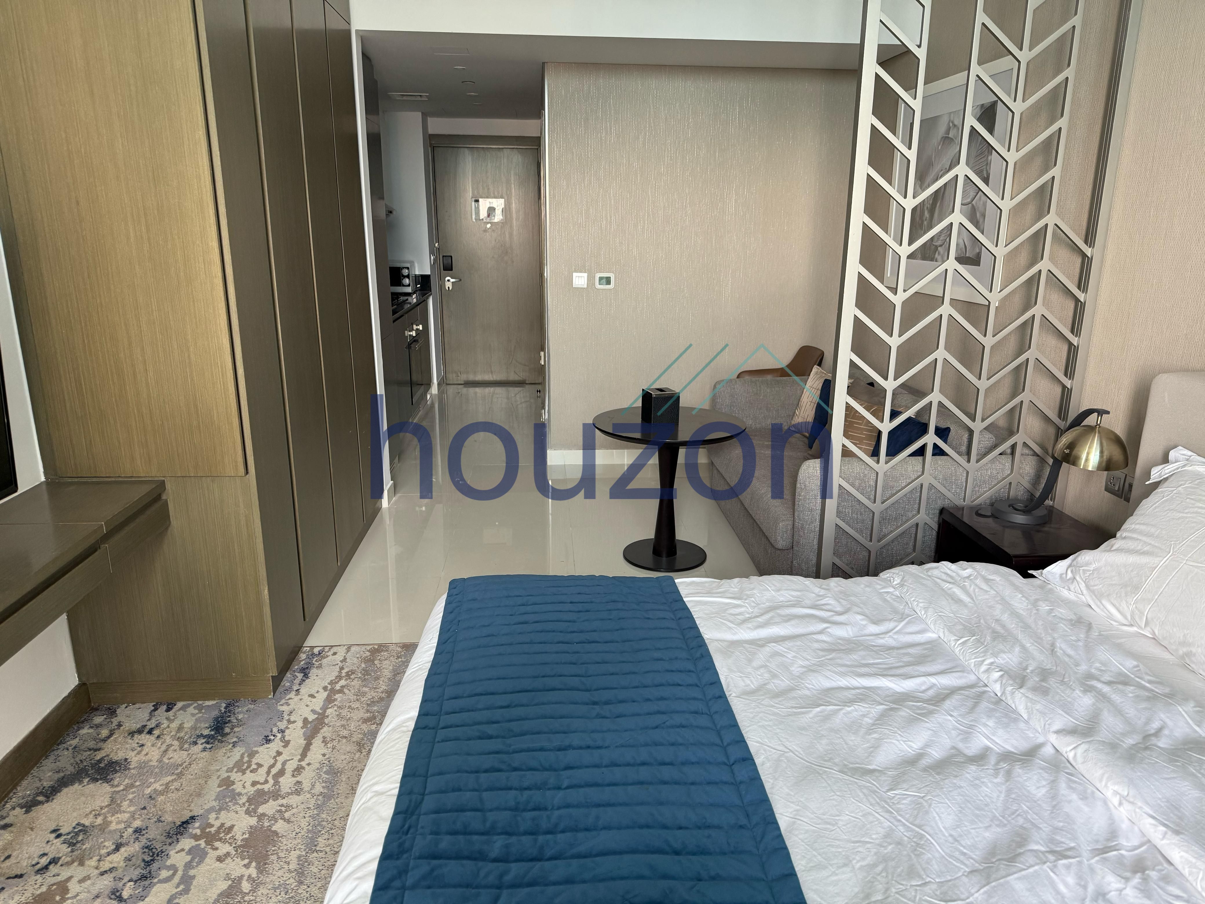 Canal View | Multiple Cheques | Prime Location