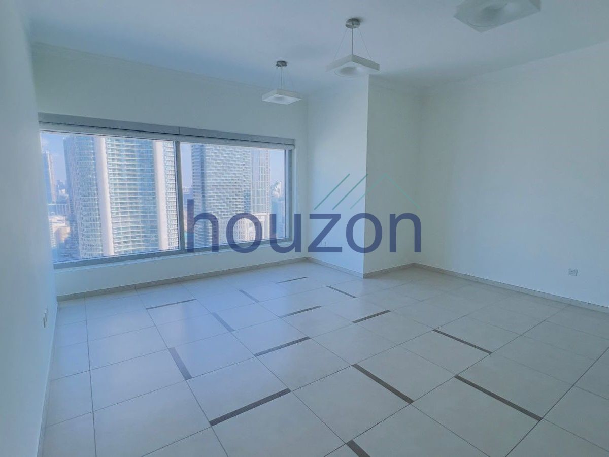 Bright 2BR | Spacious |Chiller Free |Walk to Metro