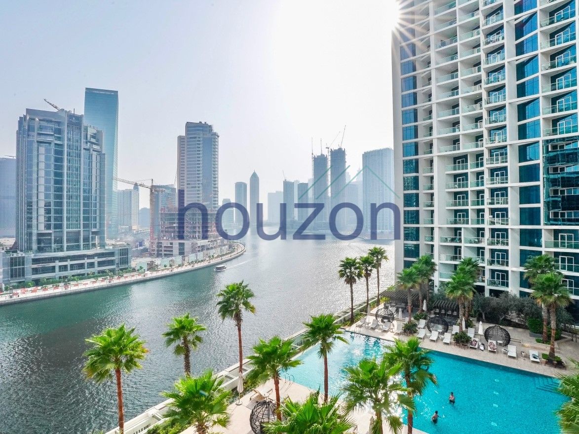 Modern Studio | Canal and Pool View | Vacant