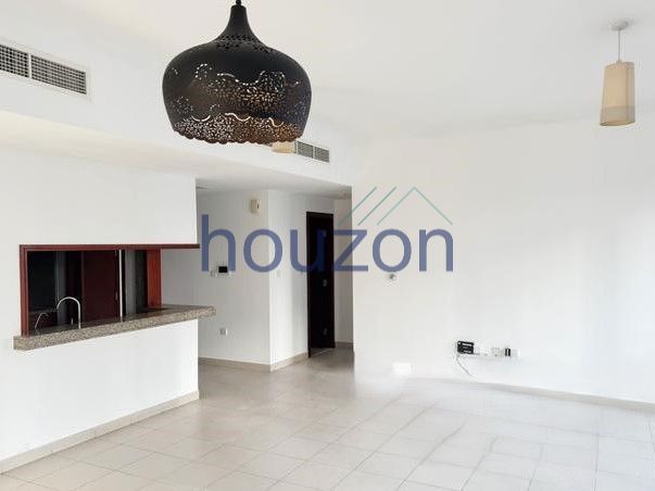 Bright + Spacious 3BR | Chiller Free | Vacant