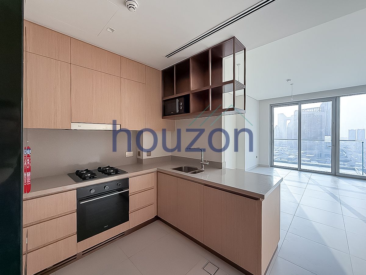 Stunning 2BR | Burj Khalifa View | Vacant