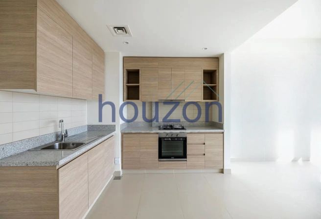 Spacious 1BR | Boulevard View | Chiller Free
