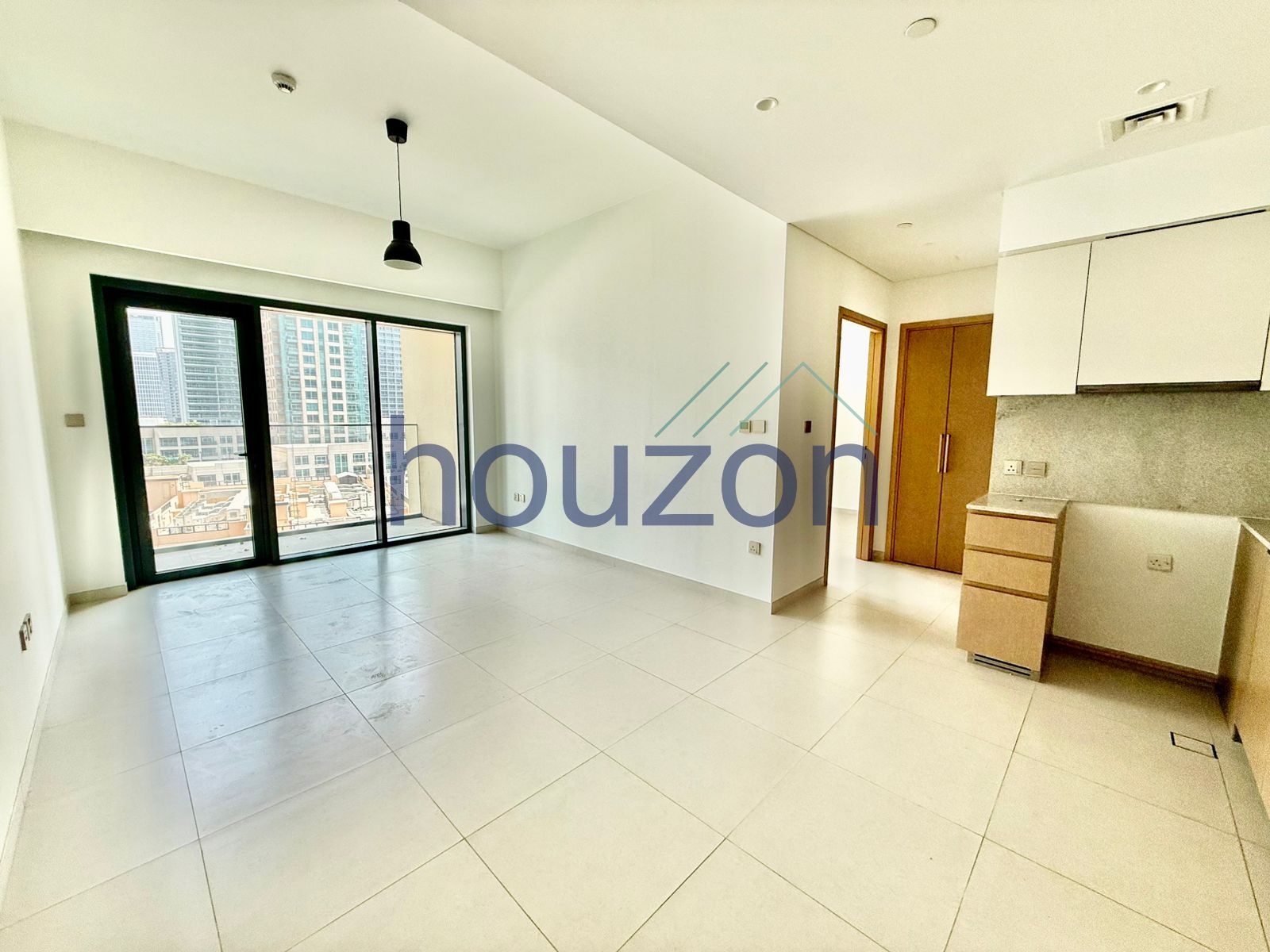 Spacious 1BR | Vacant | Chiller free