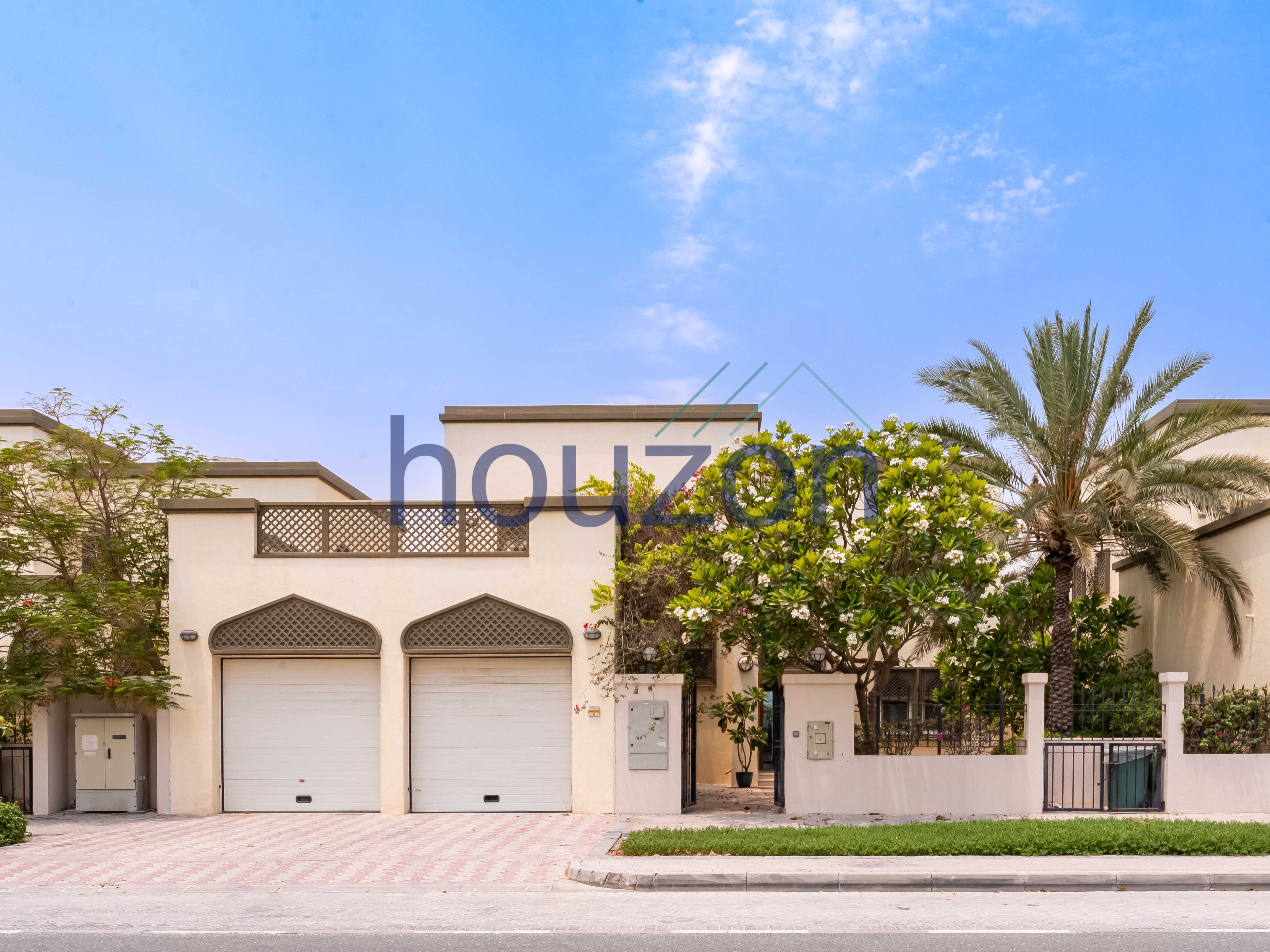 Spacious 3BR Villa | Private Pool | Vacant