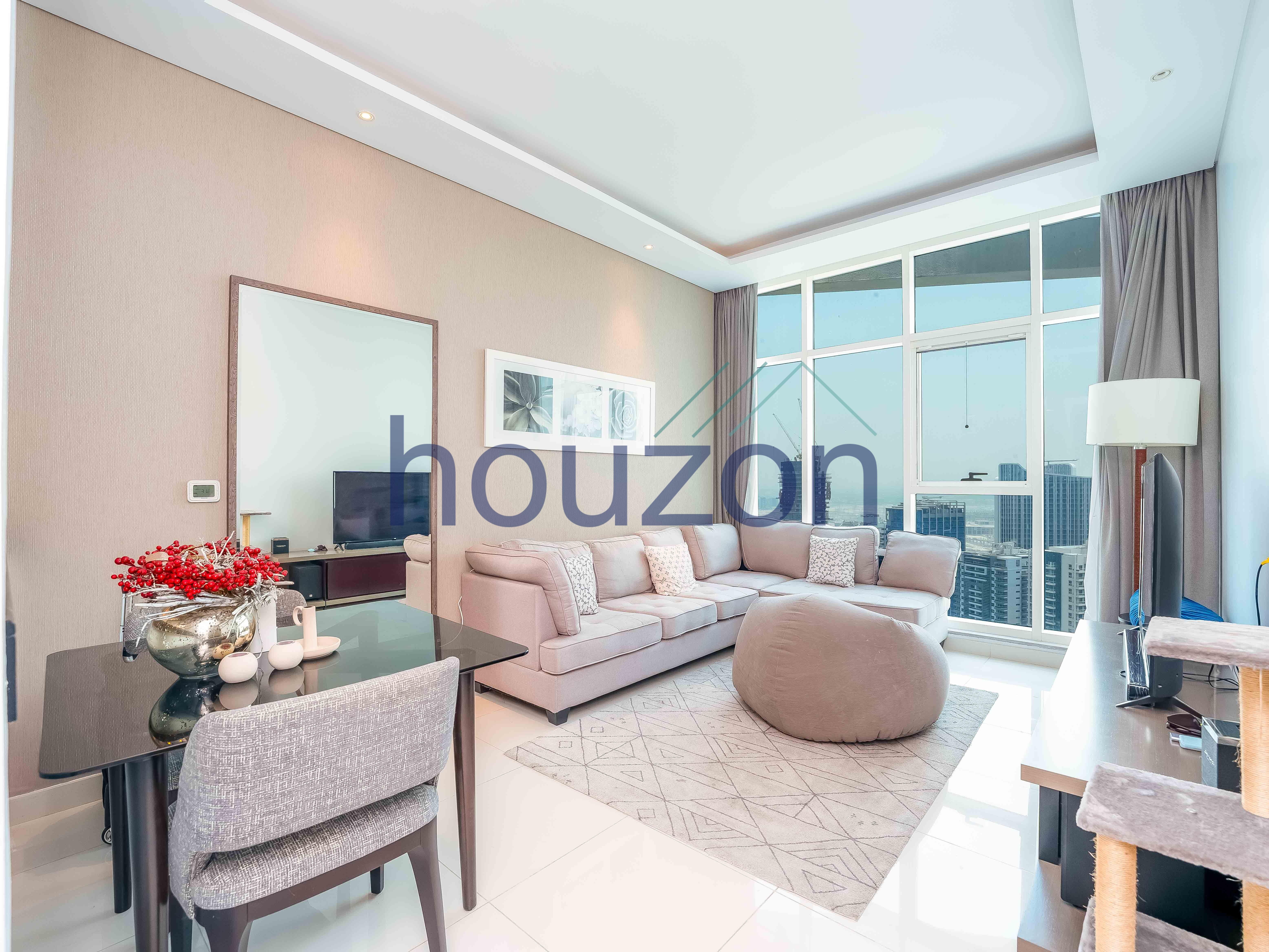 Bright + Spacious 1BR | Vacant | Canal View