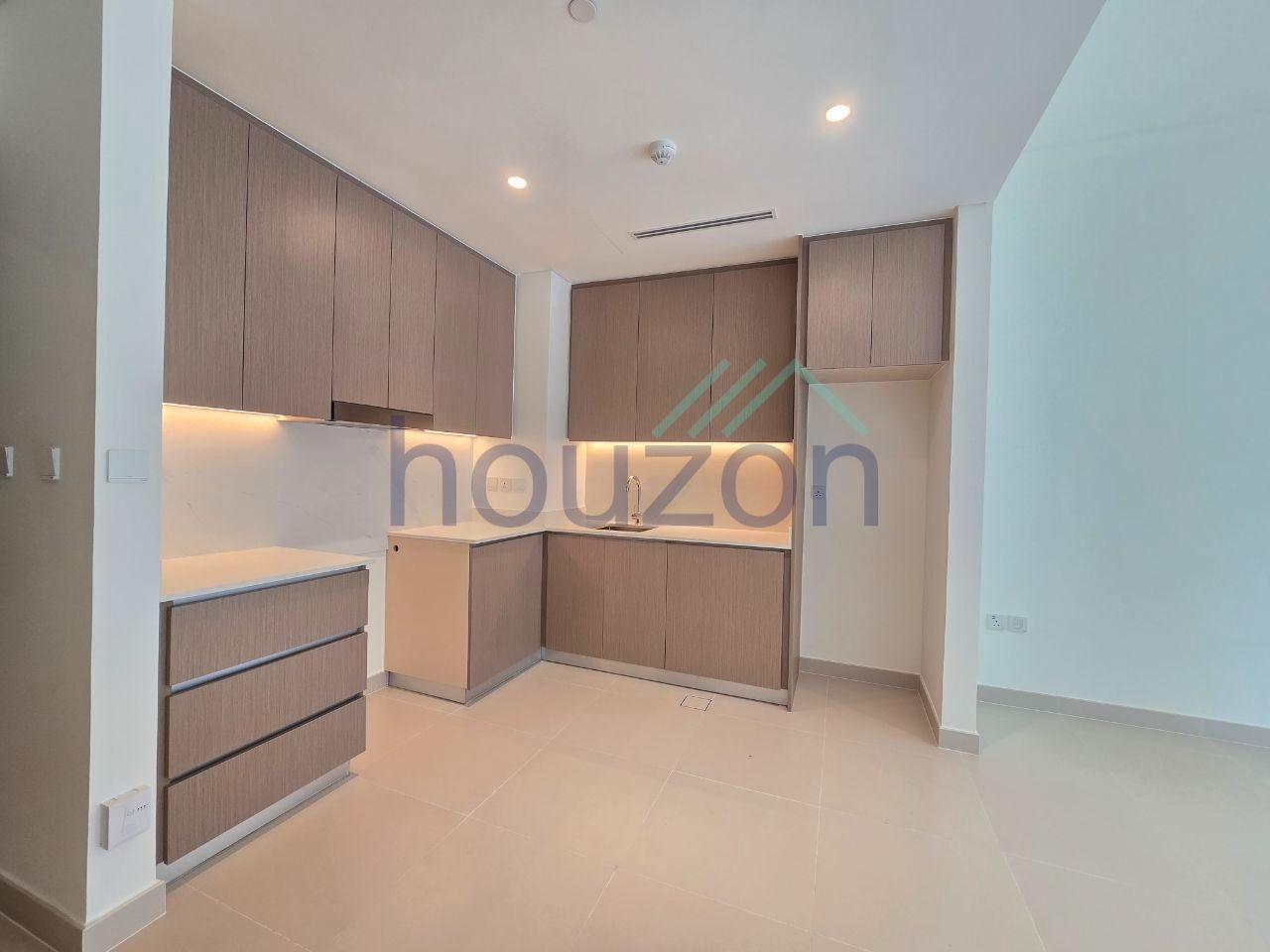 Brand New 1BR | Spacious | Steps To The Mall