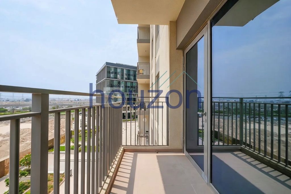 Modern 1BR | Park View | Chiller Free | Vacant