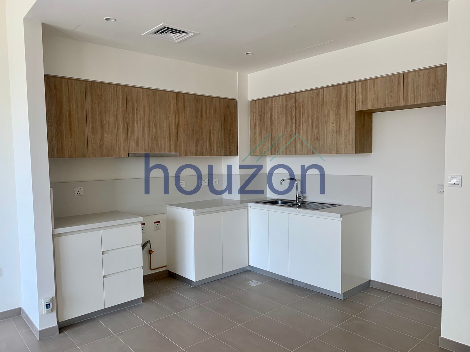 Park View | Vacant | Spacious 2BR | Balcony