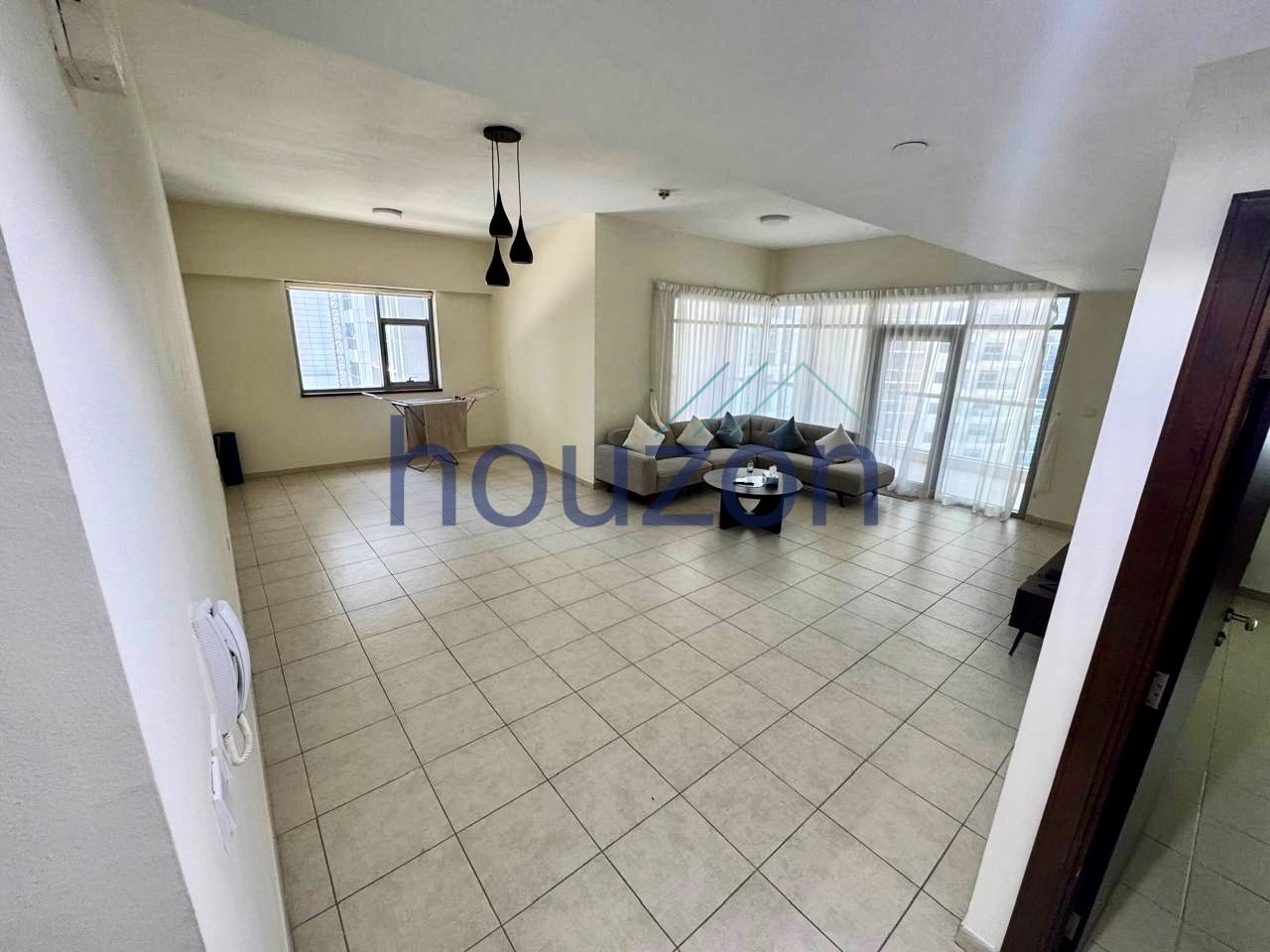 Spacious 2BR | Vacant | Best Price