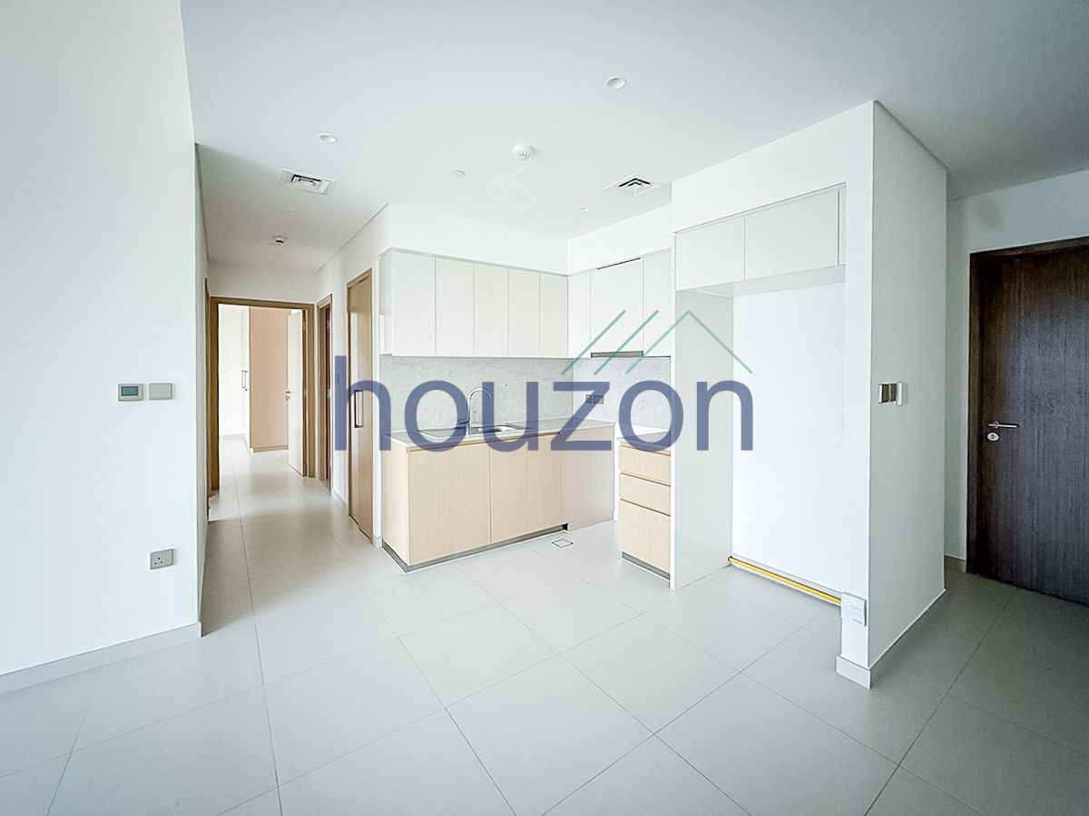 Brand New 2BR | Burj Khalifa View | Chiller Free