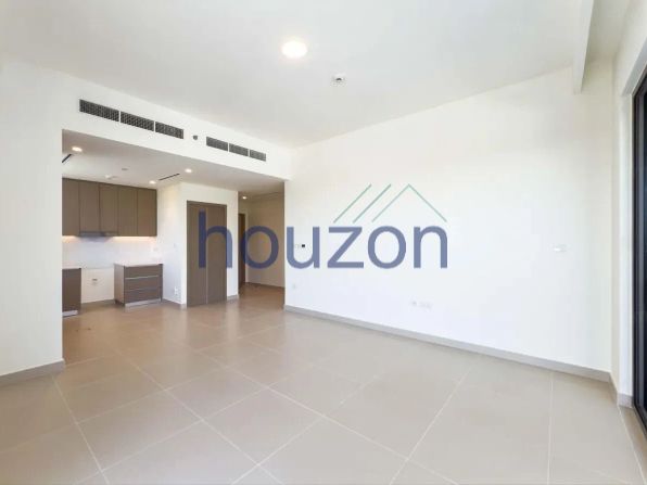 Vacant 1BR | Prime Location | Great Investment