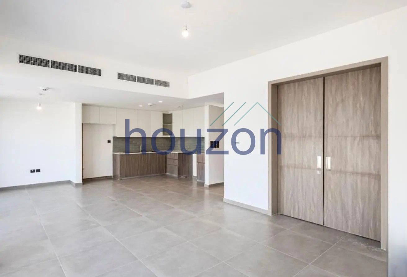 Single Row | Close to Park | Family Community