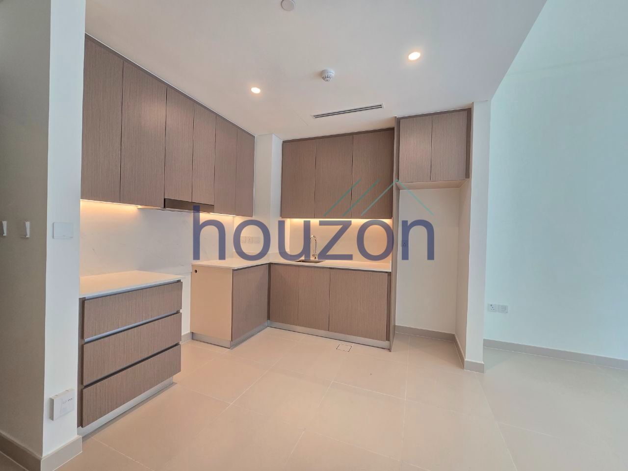 1BR Brand New | Spacious | Steps To The Mall