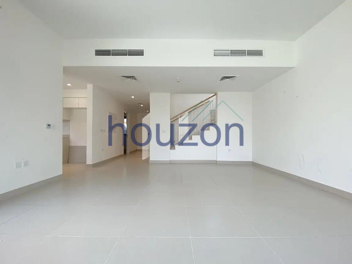 Chiller Free 3BR+M | Vacant | Close to pool