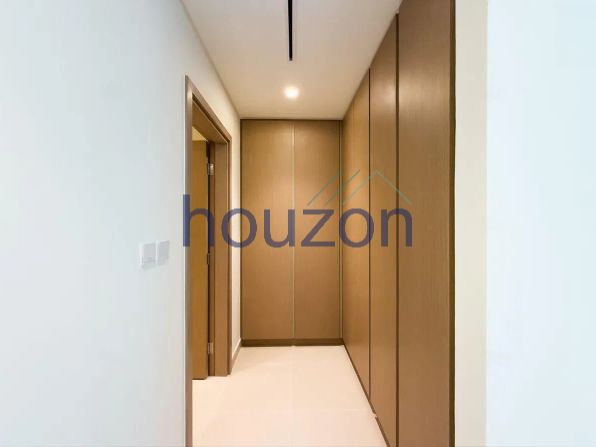 Vacant 1BR | Prime Location | Great Investment