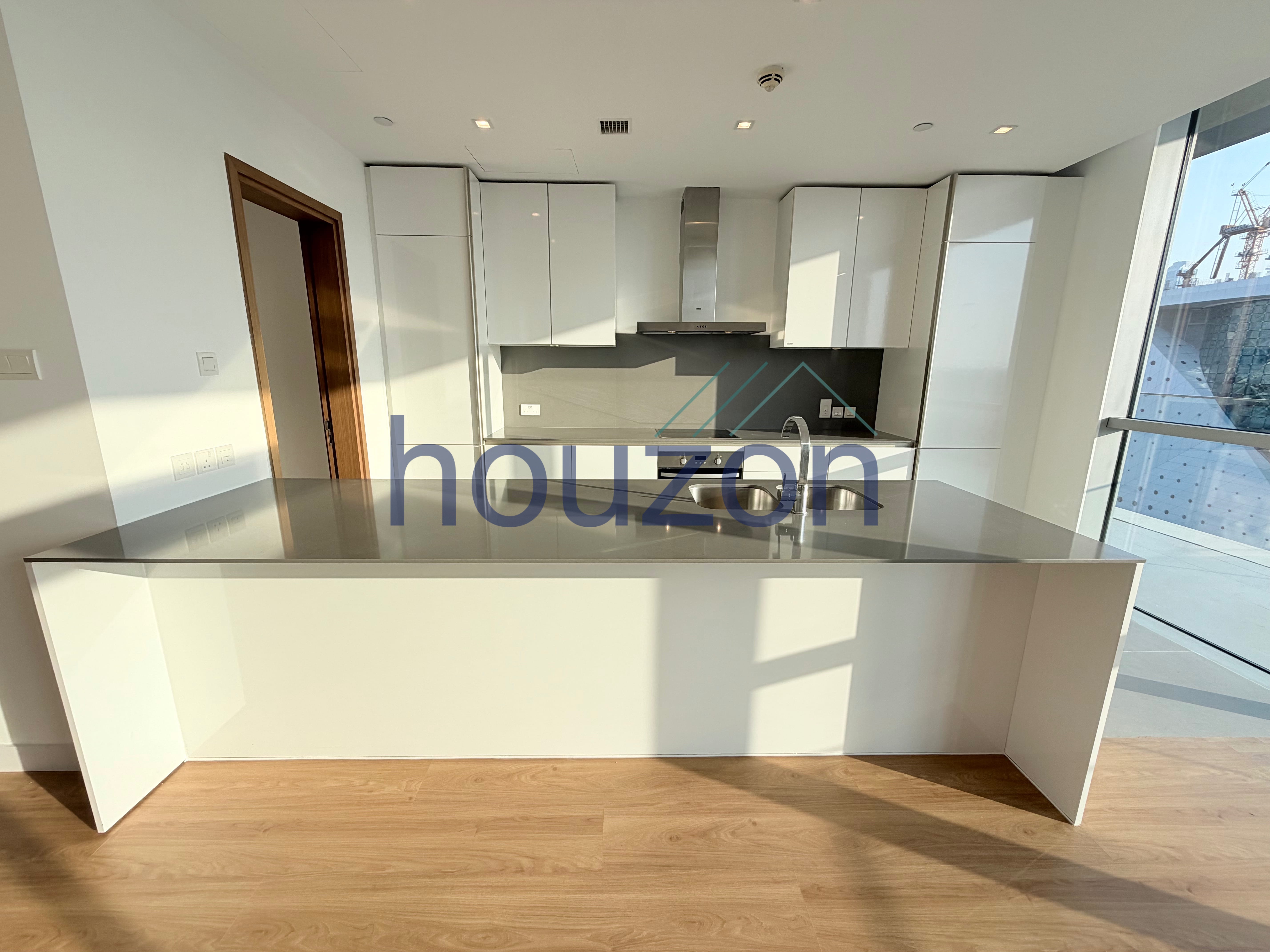 Modern+Renovated 3BR+M/R | Near Mall | Best Price