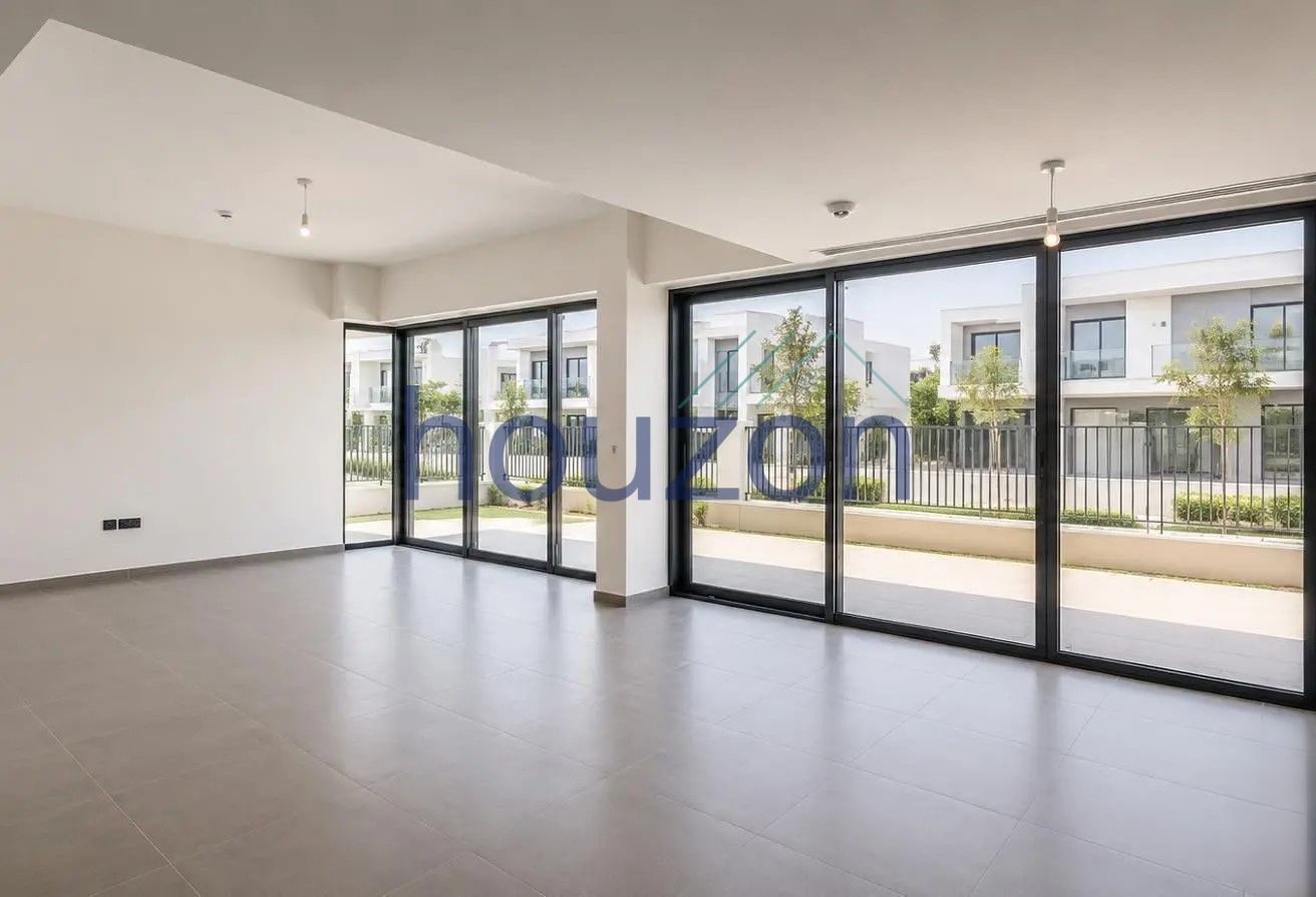 Single Row | Close to Park | Family Community