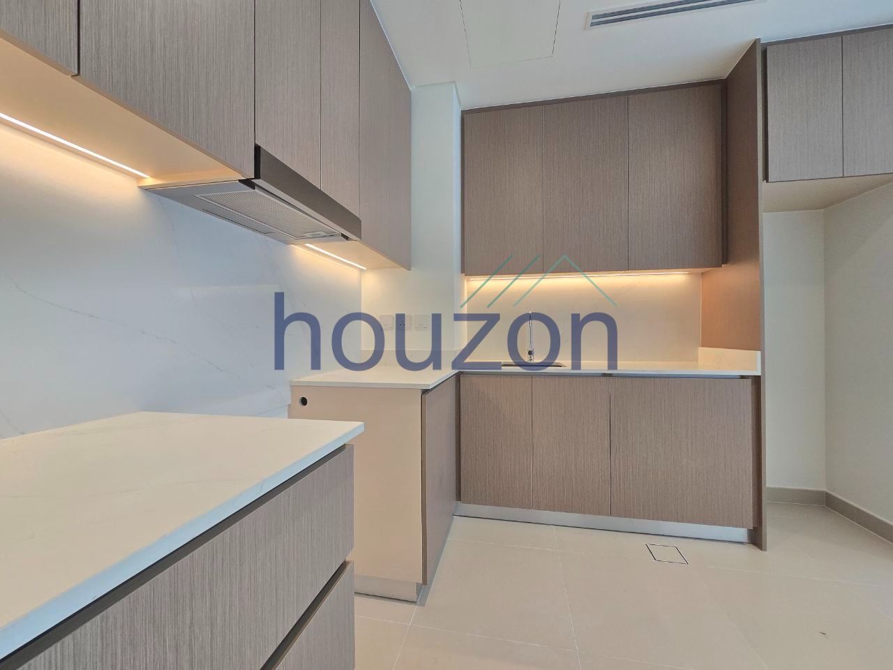 1BR Brand New | Spacious | Steps To The Mall