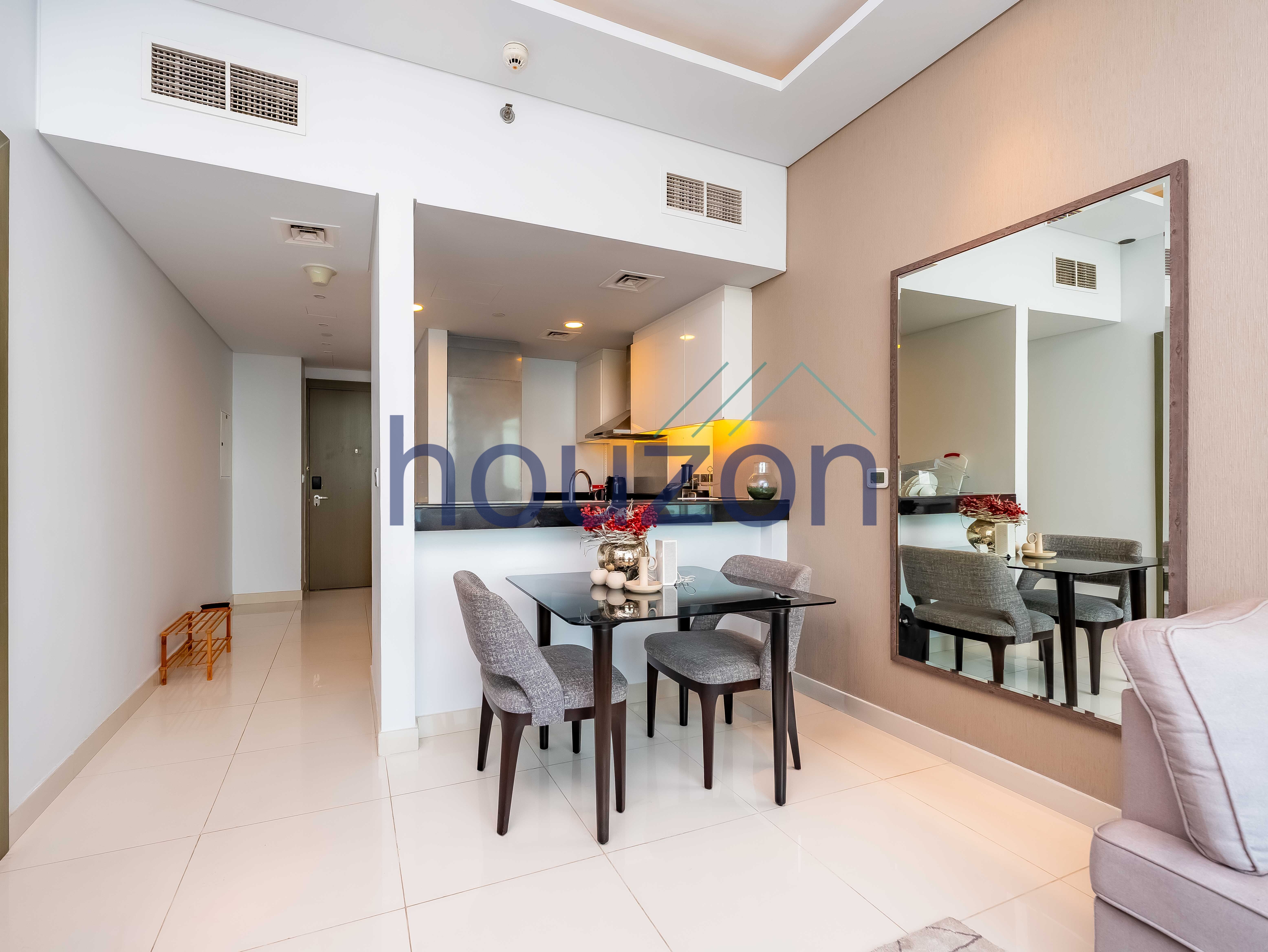 Bright + Spacious 1BR | Vacant | Canal View