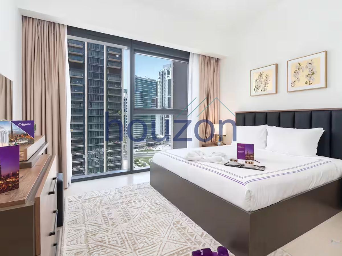 Modern + Luxury 1BR | Furnished | Blvd View
