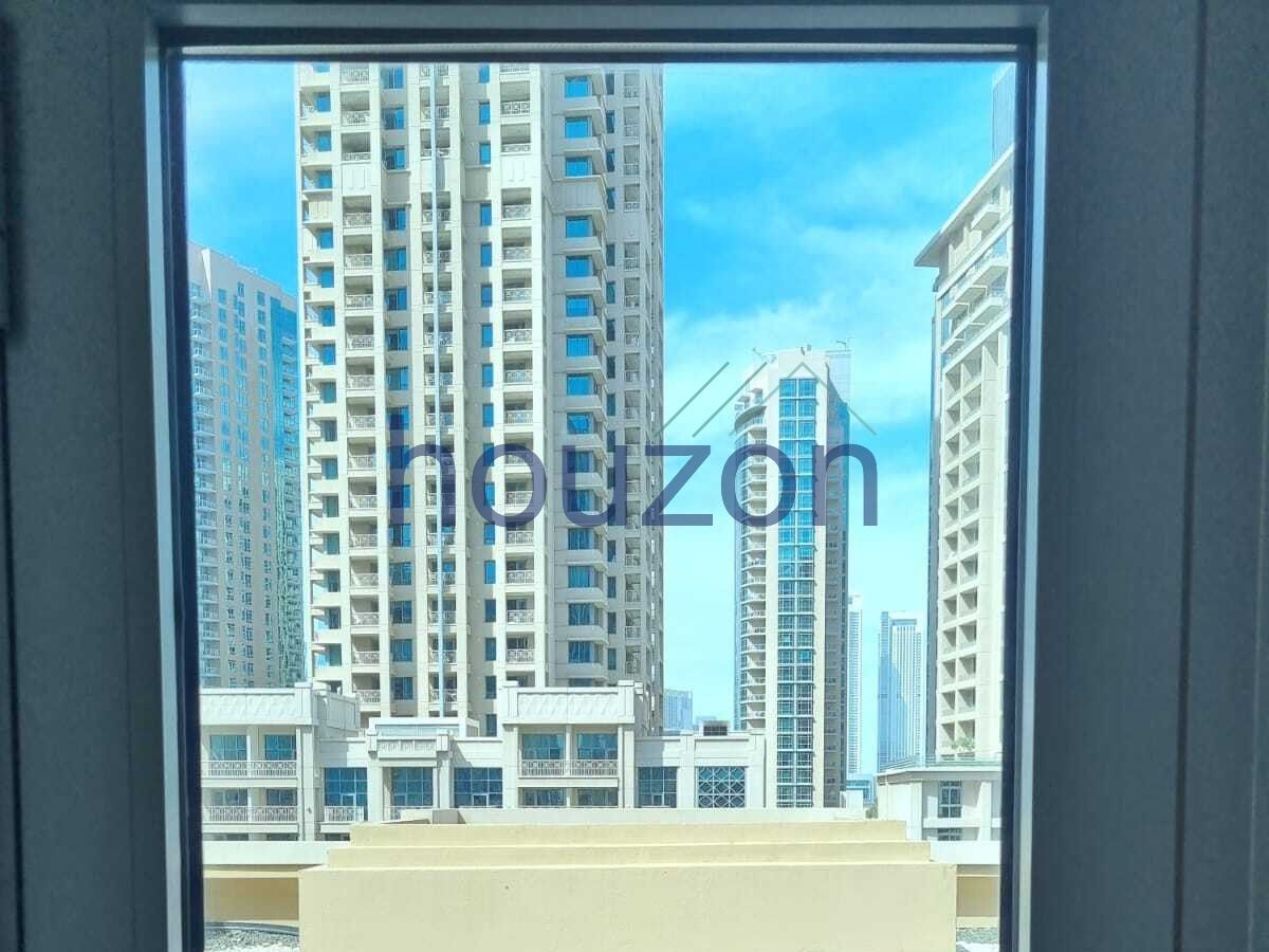 Spacious + Bright 1BR | Fully Furnished | Vacant