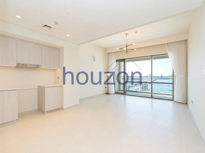 Branded + Modern 1BR | Lagoon View | Vacant