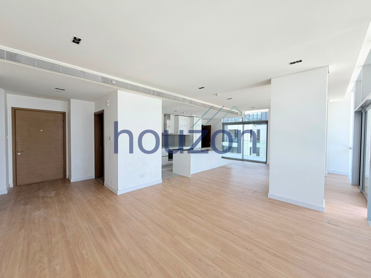 Huge+Renovated 2BR+M/R | Burj View | 2 Parkings