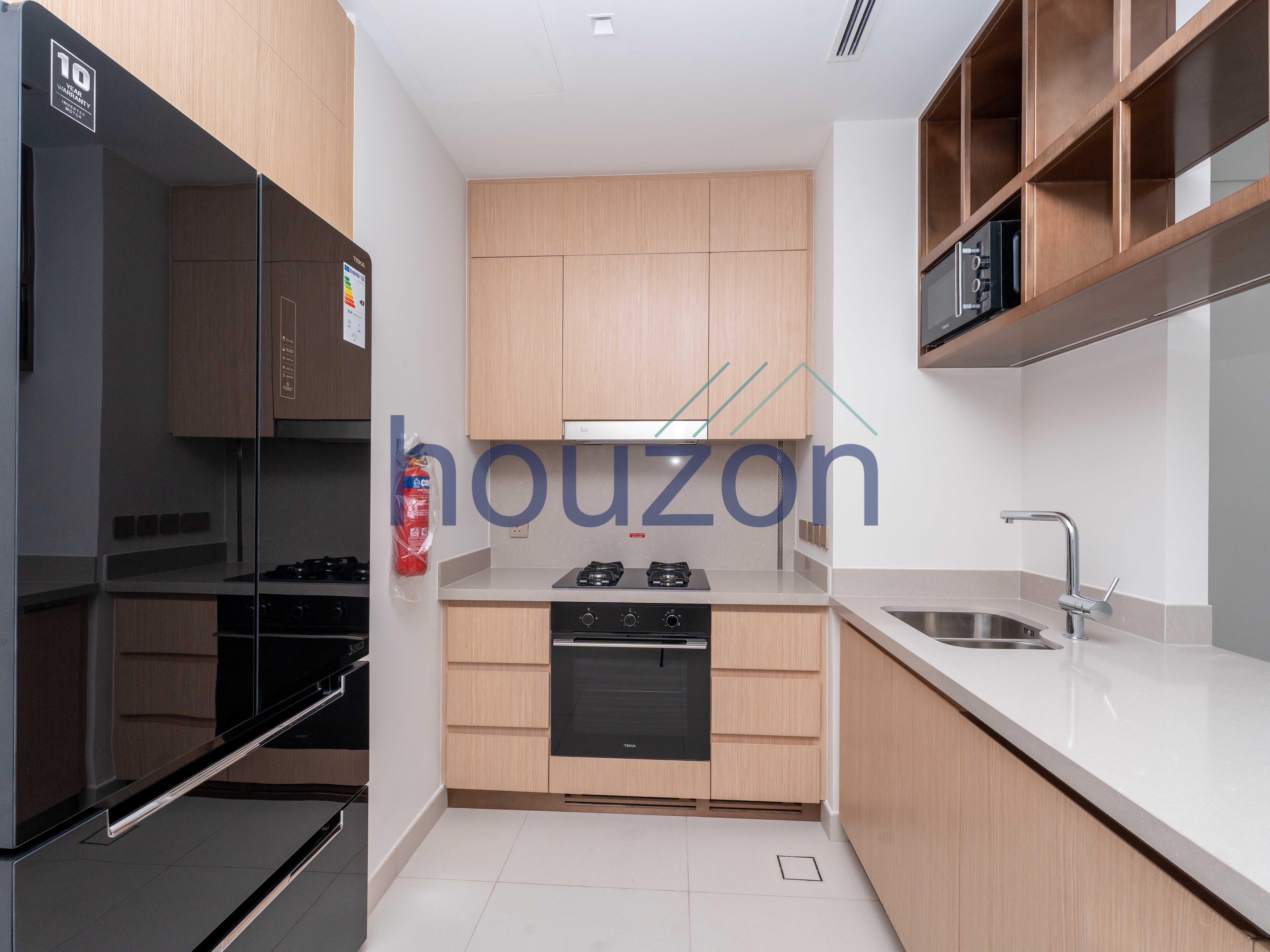 Modern + Luxurious 2BR | Zabeel View | Mall Access