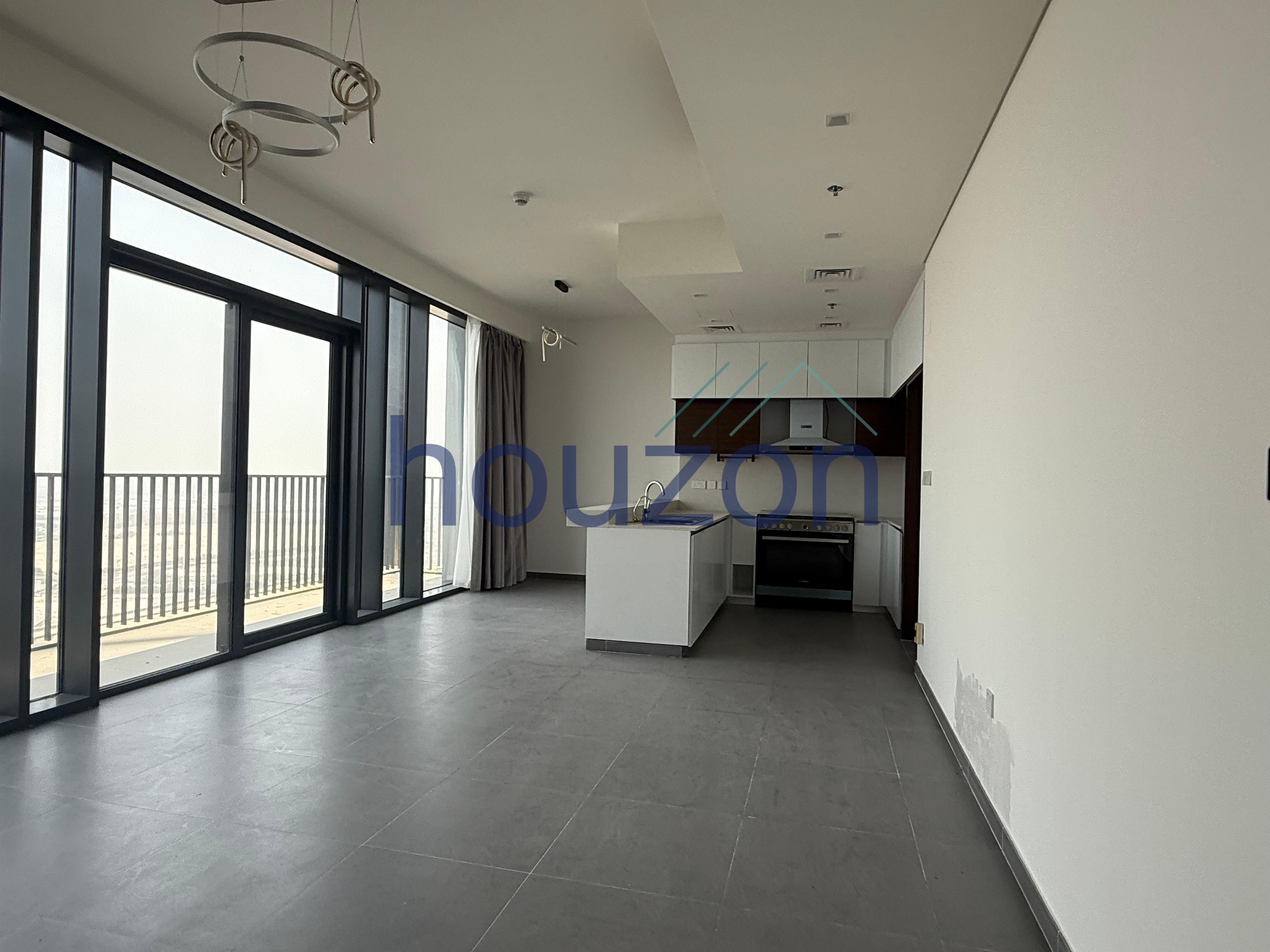 Luxurious 3BR + M/R |  High Floor | Sea View