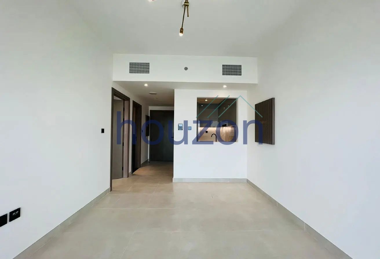 Brand New 1BR  |  Vacant  |  6 Cheques